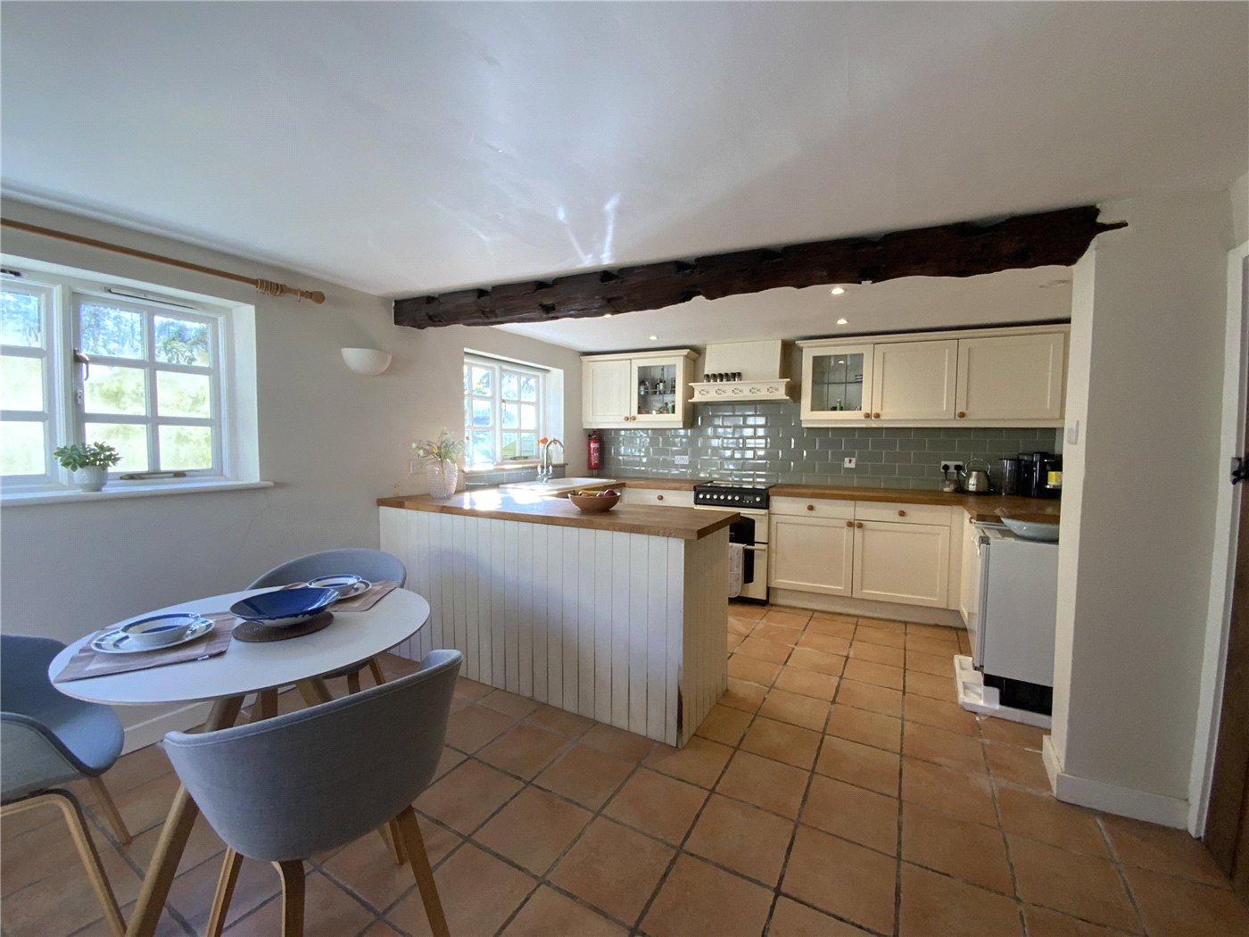 Kitchen/Dining